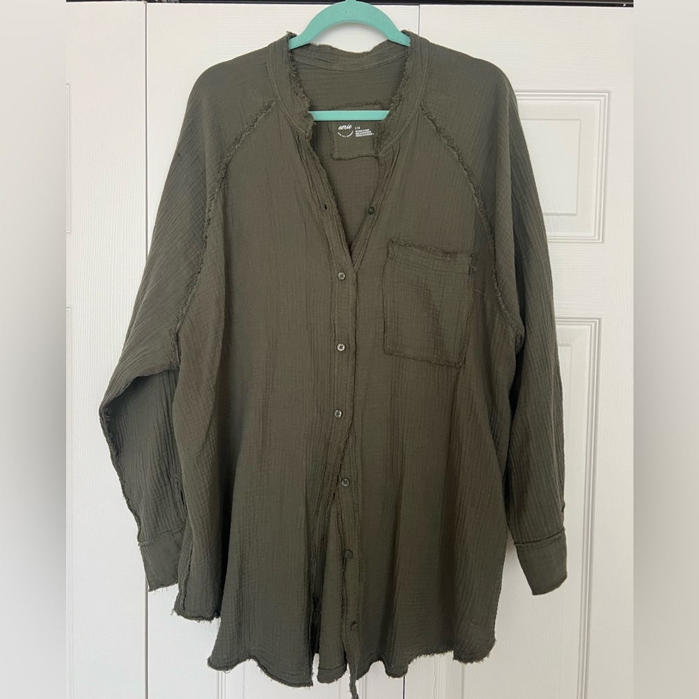 AERIE POOL TO PARTY SHIRT